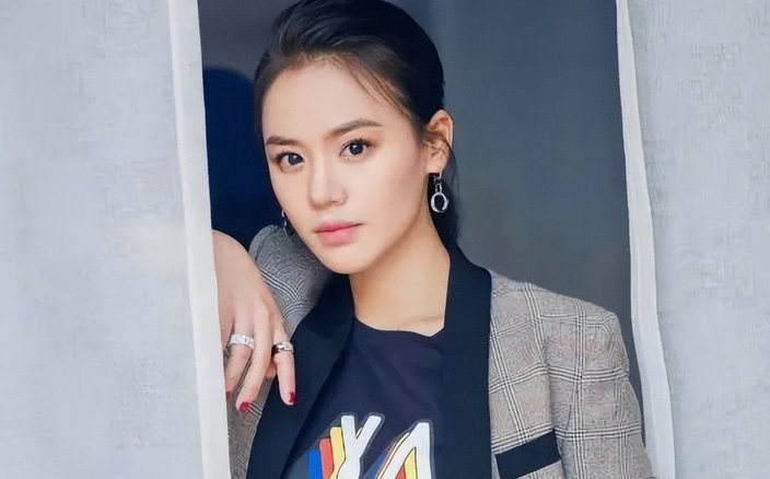 女星马思纯发博告别瓜迪奥拉，曼城官方回复