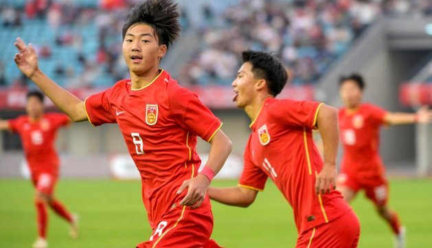 西班牙U16全国联赛，上港U16打了样